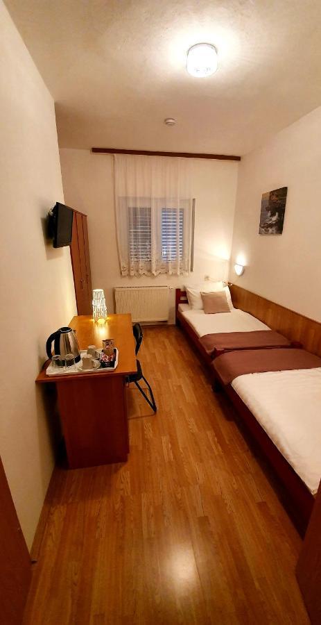 Hotel Adriasobe à Vodice Extérieur photo
