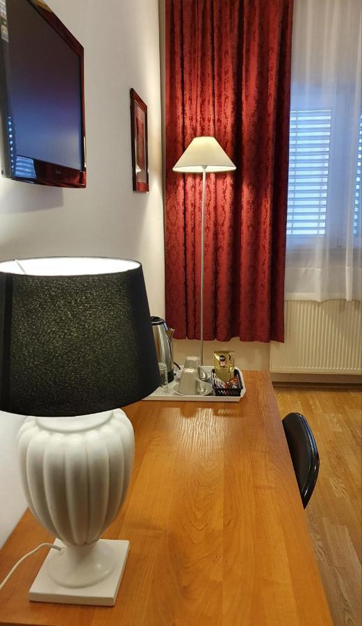 Hotel Adriasobe à Vodice Extérieur photo