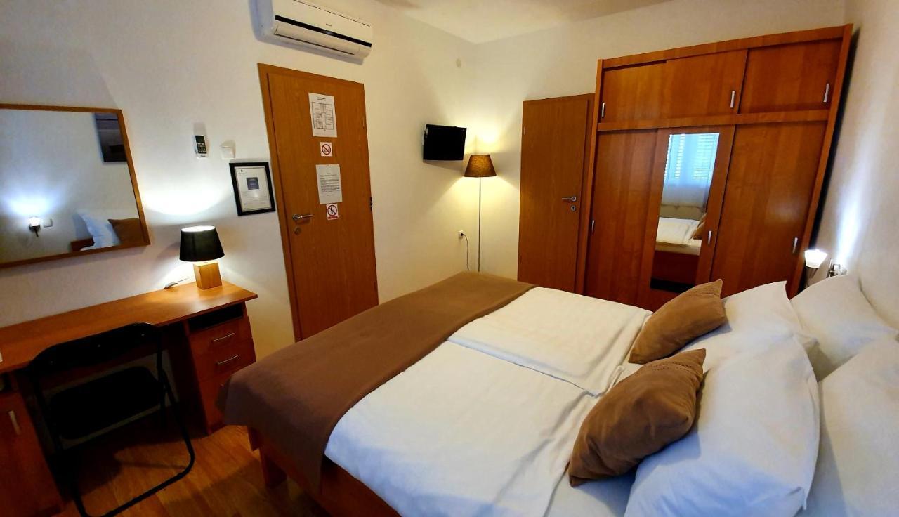Hotel Adriasobe à Vodice Extérieur photo